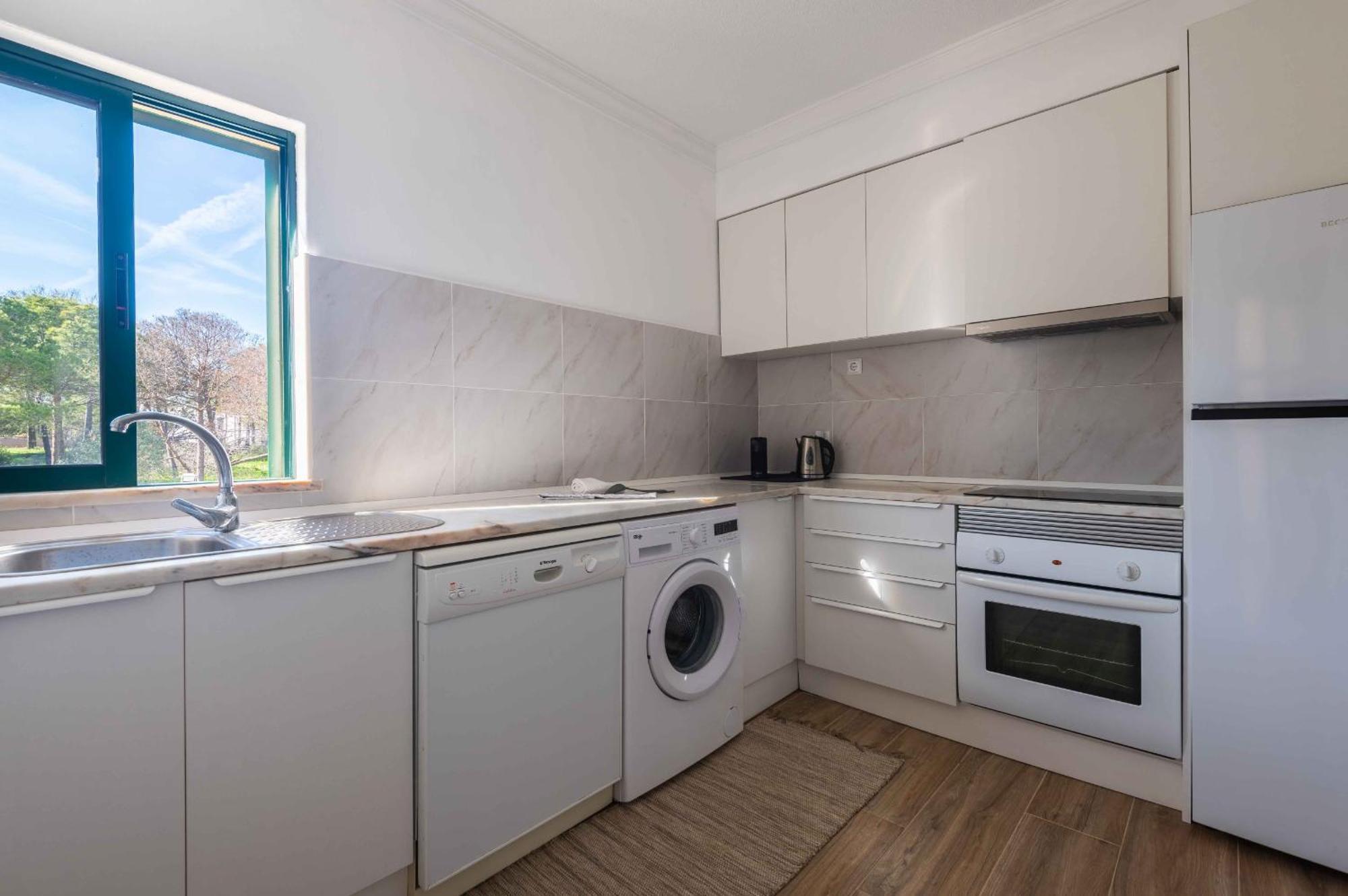 Salgados 1 Bedroom Apartment - 500M From The Beach Guia  Esterno foto